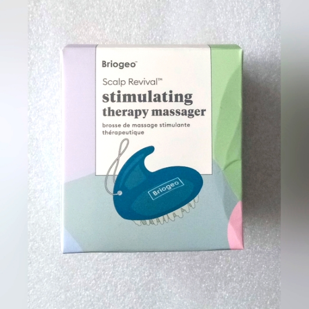 Briogeo Blue-Light Gray Silicone Bristles Handheld Grooming Scalp Massager